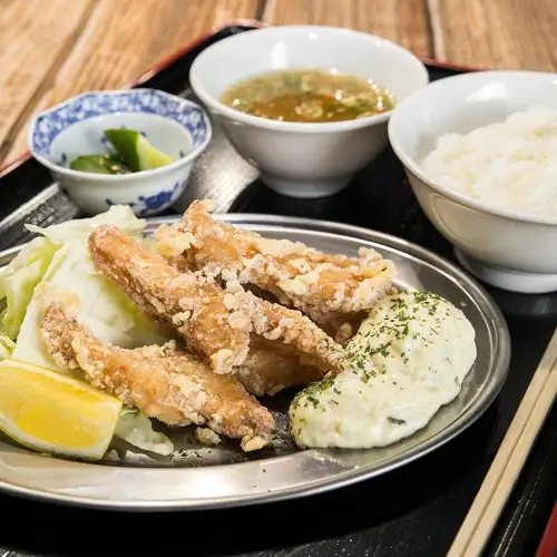 ジューシー唐揚げ×濃厚タルタルがたまらない！大満足のタルタル唐揚げ定食