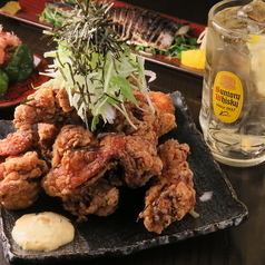 【超值宴 ◎ 平日3小时 / 周五、周六及节假日前2小时】“猿八简易套餐”7道菜，畅饮，仅需3000日元（含税）