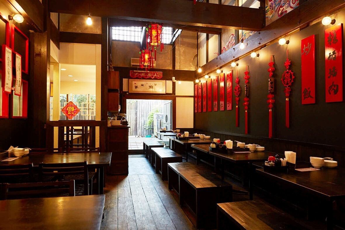 由一位曾在中国接受过专业训练的技艺精湛的厨师烹制的正宗中国菜