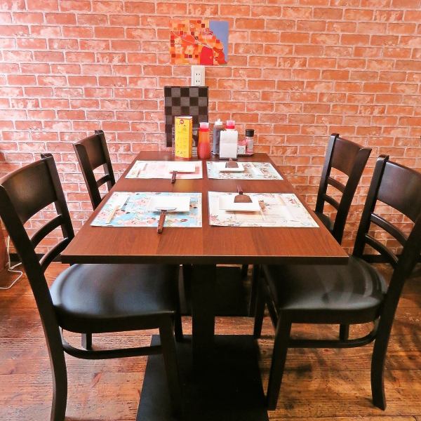 Table seats are also available for group banquets ♪