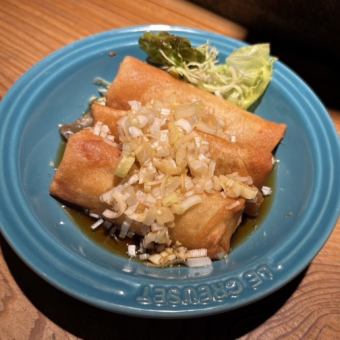 中華ダレがうまい春巻き