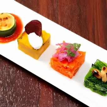Starting with vegetable cubes, this hearty meal comes with 150 minutes of all-you-can-drink! [Ladies' Night Out Course (8 dishes)] (4,500 yen including tax)
