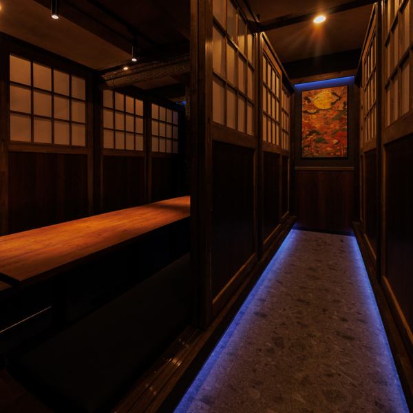 赤坂見附駅徒歩1分の好立地！店内はゆったり過ごせる隠れ家ムード！デートや女子会、接待、会社帰りの一杯にもフィットし、テーブル個室・掘りごたつ個室でシーンに合わせて使い分けができます！