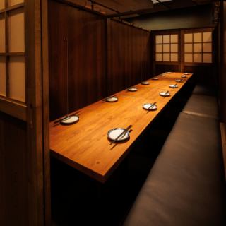 大人数の宴会にも最適！周囲を気にせず楽しめるプライベート感と、団体でも会話が弾む一体感ある空間！会社宴会・歓送迎会・同窓会・打ち上げなど、みんなで盛り上がりたいシーンにピッタリです！