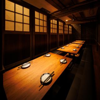足を伸ばしてゆったり宴会！掘りごたつ席で長時間でも快適！落ち着く和空間で、団体様でも一体感が出るレイアウト！周りを気にせず会話もお酒も楽しめるので、会社宴会や歓送迎会にも最適です！