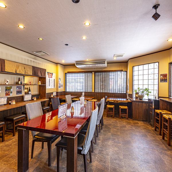 [◇A relaxing Japanese-style space◇] As soon as you step inside our store, you will find a space where you can enjoy a relaxing, old-fashioned atmosphere.It's a Japanese-style restaurant with a warm wooden interior, and customers from overseas are sure to enjoy the Japanese atmosphere with Japanese food! Not only is it a casual place, but it's also a great place for anniversaries and birthdays.