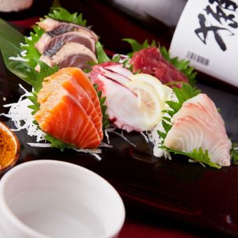 Assortment of five kinds of sashimi