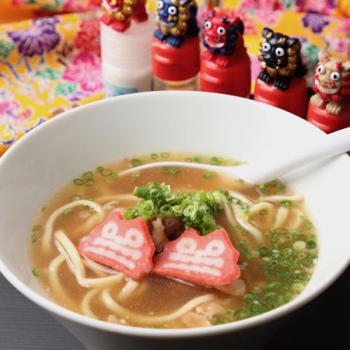 【ソーキそば】豚の旨みが楽しめる沖縄の代表的な郷土料理