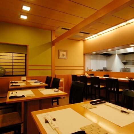 Ginza's adult restaurant has counter and table seats.Perfect for entertaining.