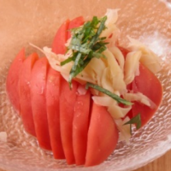 【とりあえず】ガリとトマトのサラダ