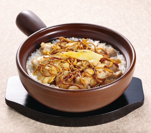 夏草花と鶏肉の土鍋ご飯