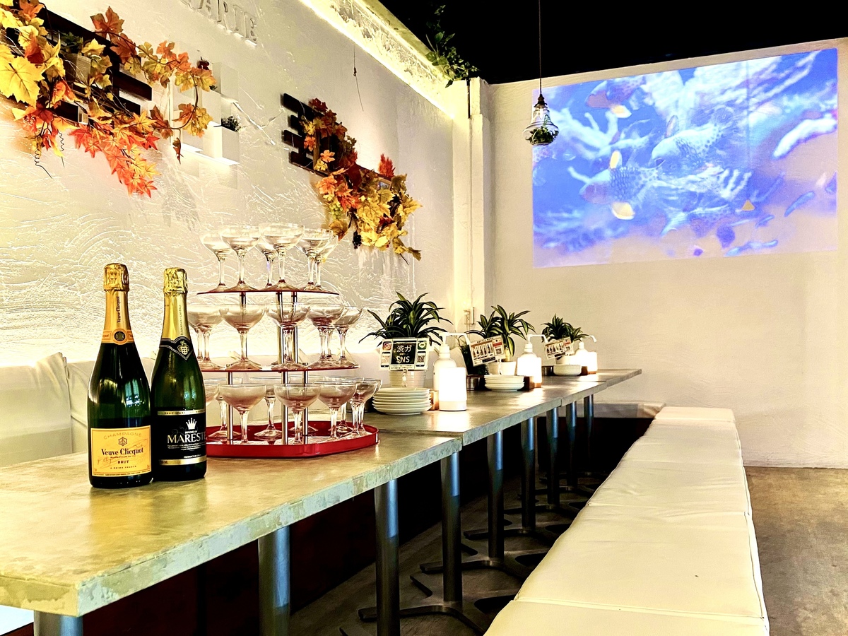 Equipped with a large screen projector! We recommend the Shibuya Pikarie Main Store!