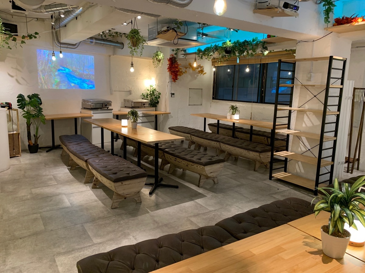 Shibuya Garden Hall is recommended if you want to have a charter off-line meeting in Shibuya!