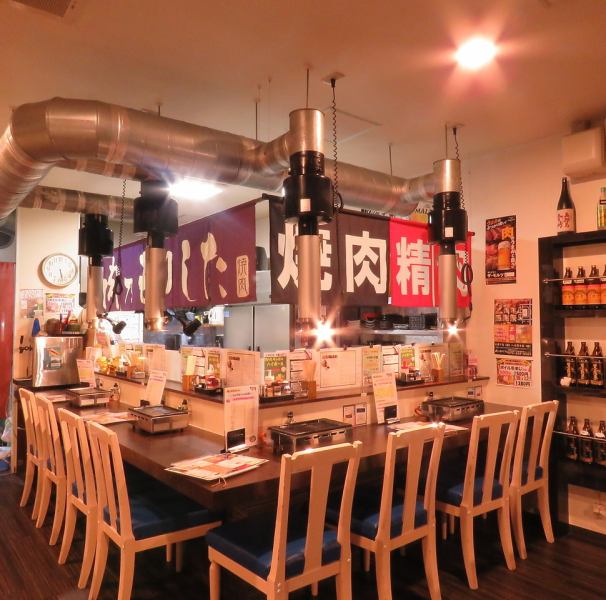 Noonichi“ Okyozuka AEON”正后方的正宗烤肉店！餐厅内部具有张扬感，甚至一个人都可以轻松进入。