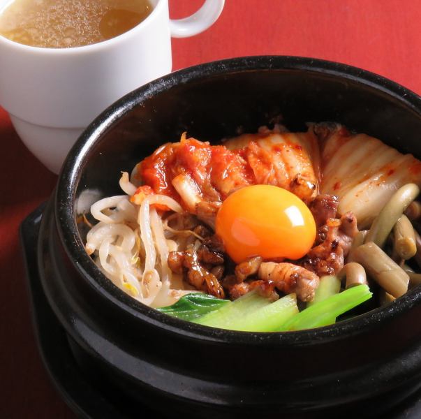 Stone-baked bibimbap (with special soup)