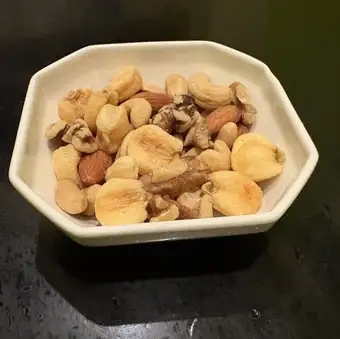 ミックスナッツ