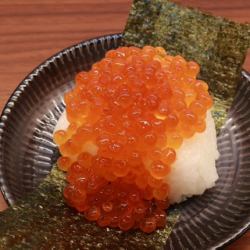 いくらどっさりおにぎり