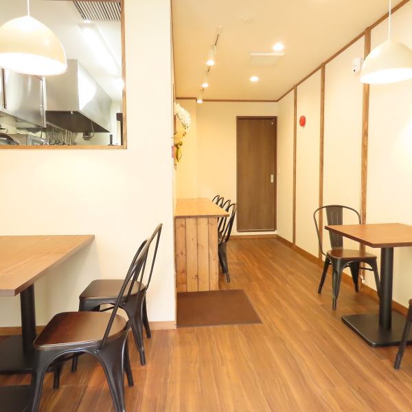 会社宴会に最適なコース料理をご用意しております。多彩なメニューは、幅広いニーズにお応えし、皆様のご要望に合わせたプランを提案します。落ち着いた雰囲気の中で、大切なひとときをお過ごしいただけます。ご予約お待ちしております！