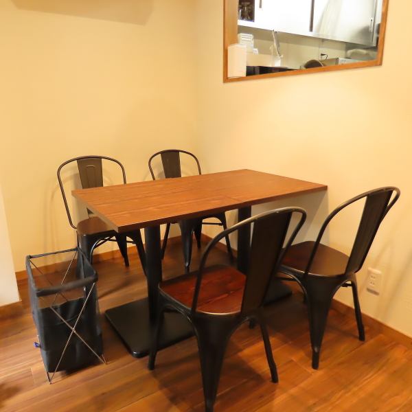 会社帰りの食事や家族での利用にぴったりな当店。心地よい雰囲気の中で、美味しい料理を楽しみながら、ゆったりとした会話をお楽しみいただけます。さまざまなメニューをご用意しており、皆様のご来店をお待ちしております。特別なひとときをぜひ当店でお過ごしください。