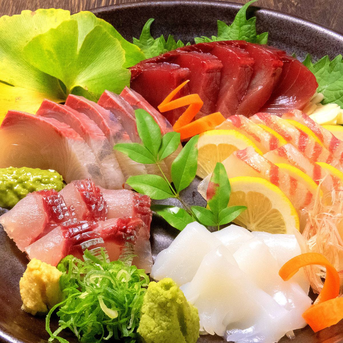 Our main business is wholesale of fresh fish! We provide fresh fish by our own route directly from Susaki ♪