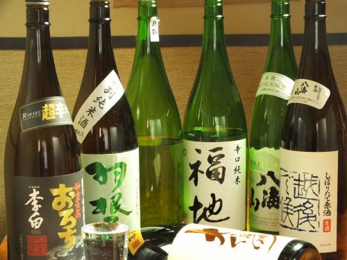Many selected alcoholic sake