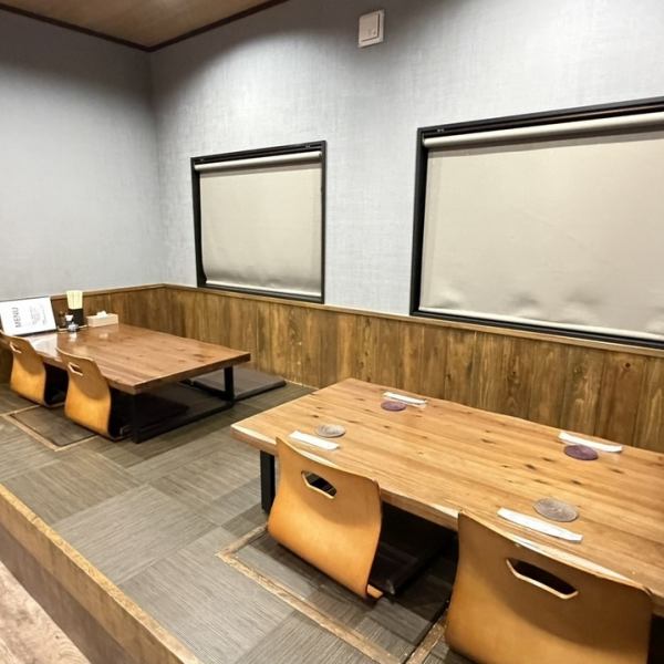 木の温もりに包まれたアットホームな店内は、初めてでも自然と肩の力が抜ける安心感が魅力。温かい接客と心地よい距離感を大切にし、まるで実家に帰ったかのような落ち着きの中で、ゆっくり食事と会話を楽しめる空間です。