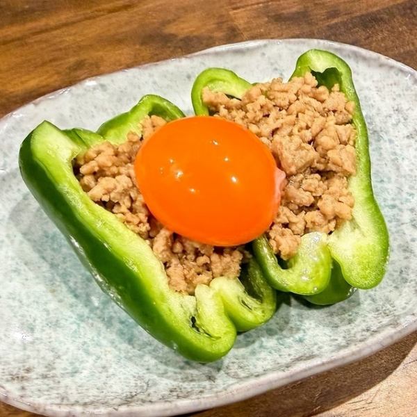 【苦手な方も食べやすい人気のパリパリピーマンの肉みそ】495円(税込)