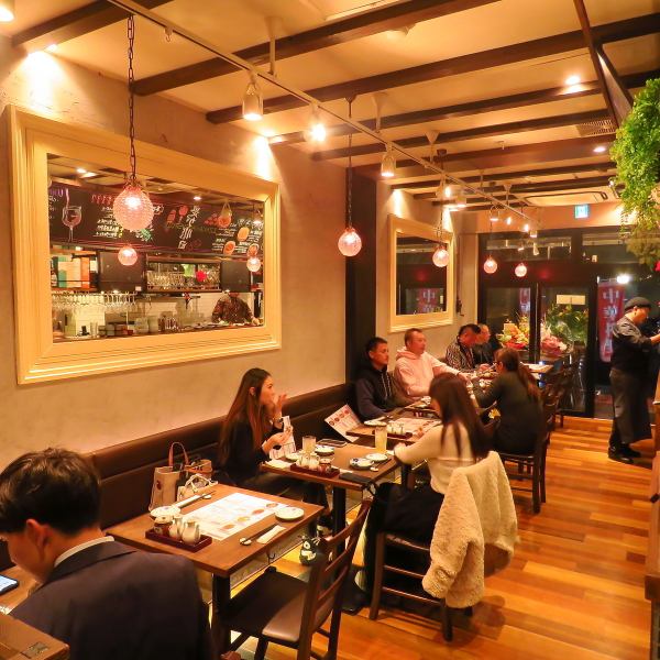 【清潔感のある店内☆】総席数36席の入間市駅から徒歩約9分に位置するオリエンタル居酒屋【是が非日】。テーブル席やテラス席、小上がり席があり、ご家族でのお食事やご友人とのご飲食、会社の各種ご宴会など様々なシチュエーションでご利用いただけるお店です♪中華料理を中心に美味しいお料理をご用意しております！