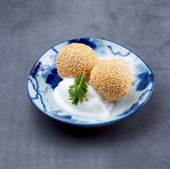 ごま団子蜂蜜アイス添え1個