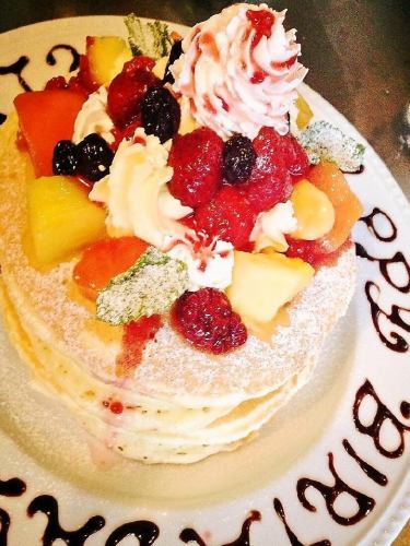 【誕生日・記念日】特別な日はぜひ当店で♪メッセージ付きサプライズパンケーキ承ります☆