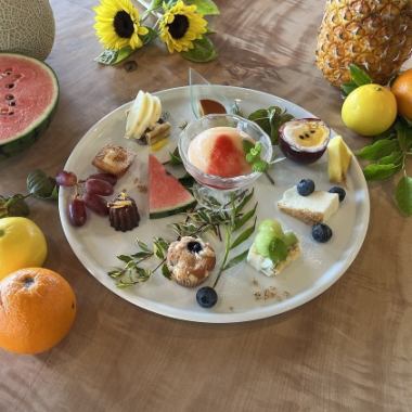 【7月,8月限定】≪ Dessert Plate Summer Version ≫　季節の美味しいデザートを贅沢に一皿で！