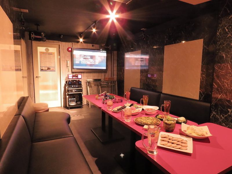 ≪★Birthdays and off-line parties★≫We can accommodate up to 20 people! Perfect for in-room parties! The size of our store is unparalleled in other karaoke rooms! increase.