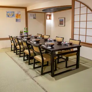 【テーブル個室】地下の『きやりの間』は4～8名までの宴会・接待に最適です 参拝後の会食にも最適です。