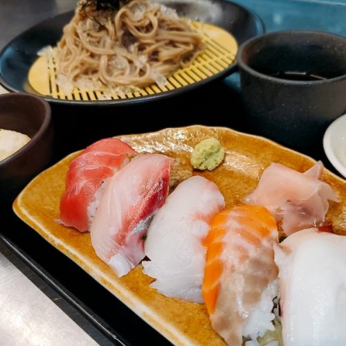 Ikuto Hidden Soba and Sushi 5-piece Set