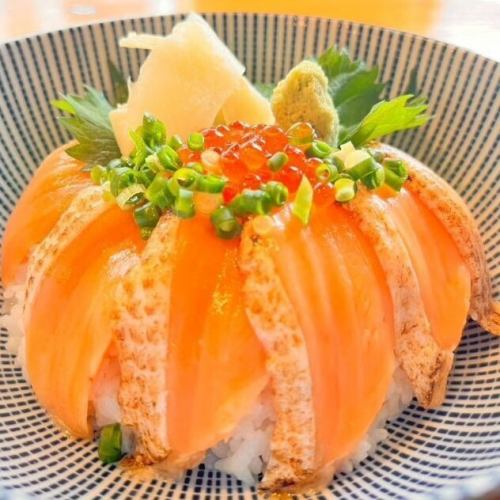 Salmon and salmon roe rice bowl