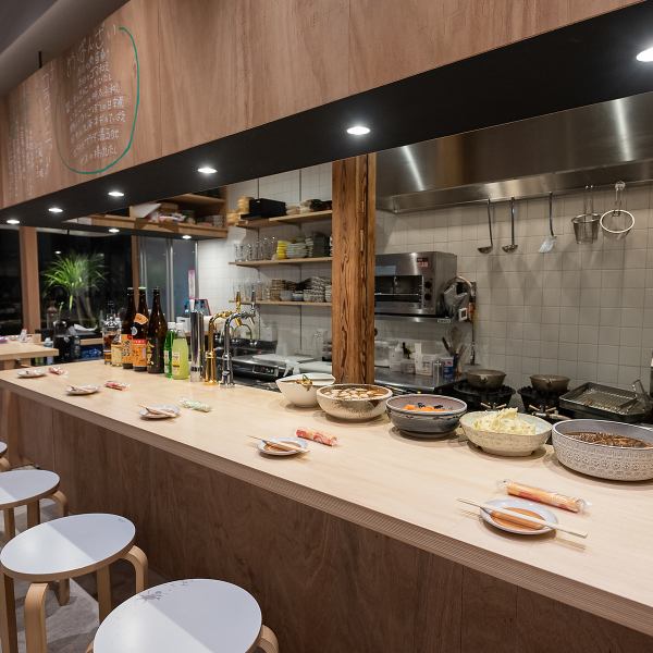 We will guide up to 8 people at the counter seats.You can enjoy the scent of meals from the kitchen as a special seat only at the counter seats ♪ You can enjoy it even after work.