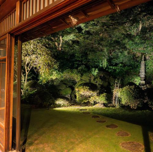 代々受け継がれる日本庭園