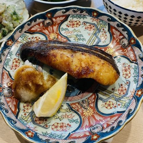 土鍋ごはんと旬の焼き魚定食