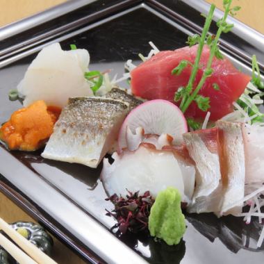 [Direct delivery from Toyosu Market!!] Assorted seasonal sashimi from 1,600 yen