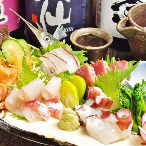 我们以新鲜的海鲜和寿司为荣！