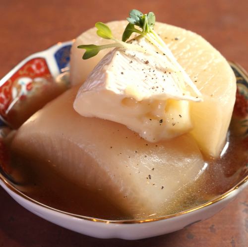 大根とカマンベールチーズのおでん