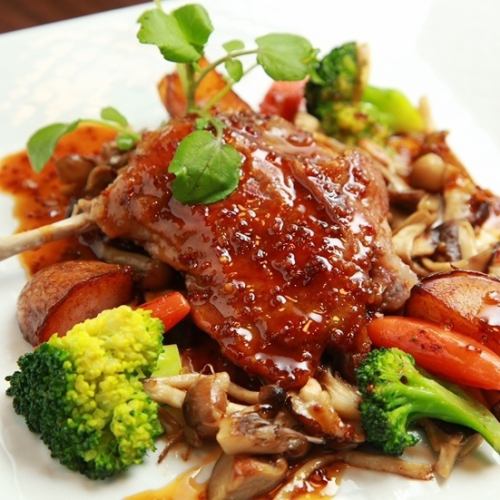 鴨もも肉のコンフィ（ハチミツと粒マスタードのソース）