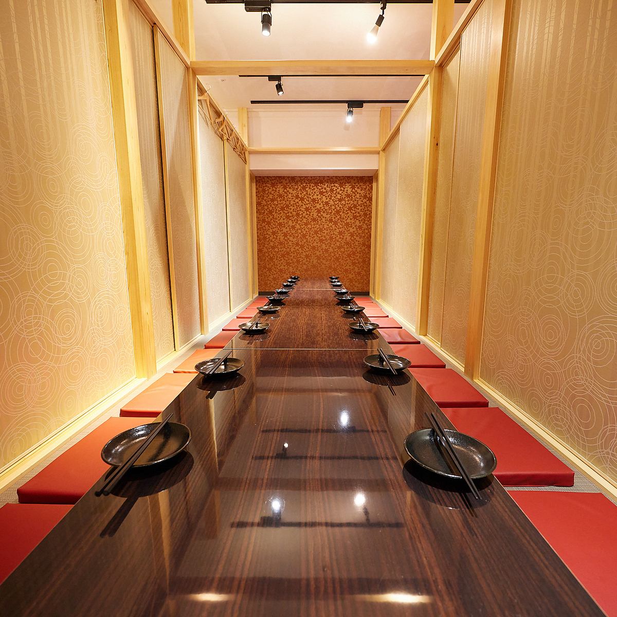 We have a variety of private rooms from 2 people to group seating!! 3 hours of all-you-can-eat and drink for 2,727 yen!
