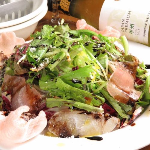 熟成鯛と生ハム・旬野菜のサラダ