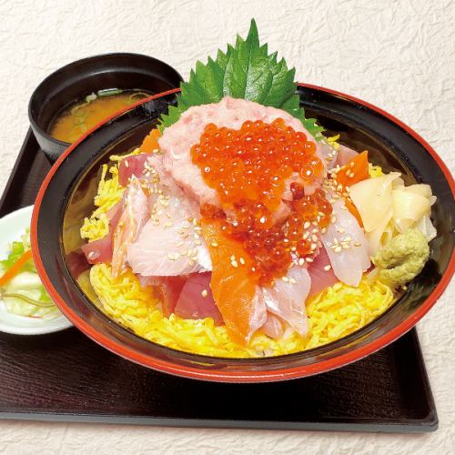 ランチ　豪華海鮮丼