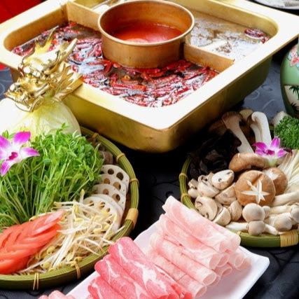 [First] Two-color hot pot experience★All-you-can-eat 2 types of soup, 3 types of meat, and 8 types of vegetables♪2 hours of all-you-can-drink included⇒5000 yen!