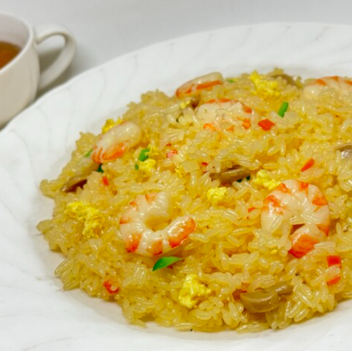 ≪エビピラフ≫ぷりぷりのエビと香ばしい香りが魅力の絶品料理800円(税込)