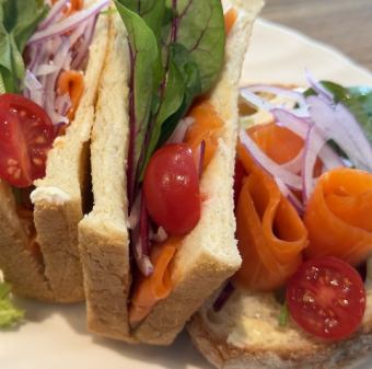 サーモンとクリームチーズサンド