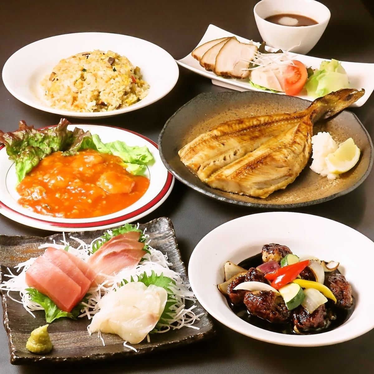唐揚げや中華の一品、点心などと一緒に、ぜひお昼からお酒も！