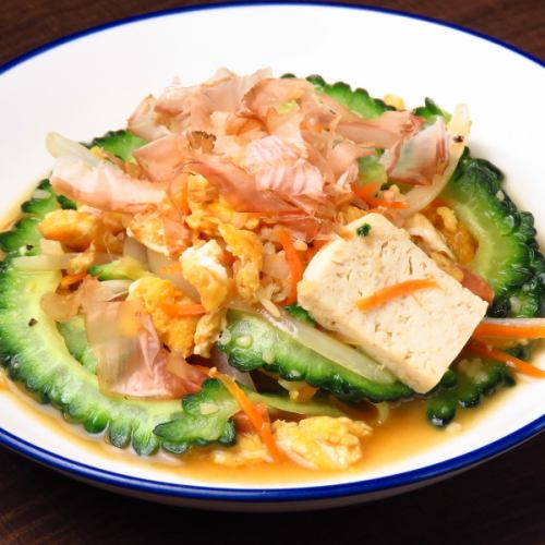 素材にこだわった沖縄料理
